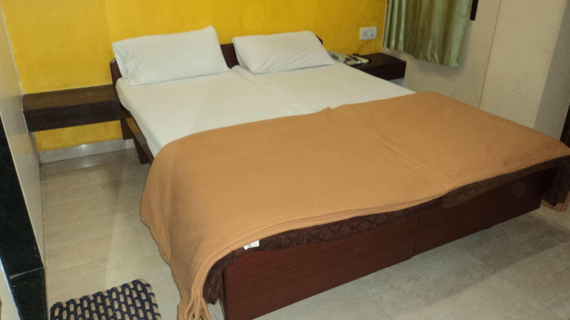 Benazeer Hotel Mumbai Luaran gambar