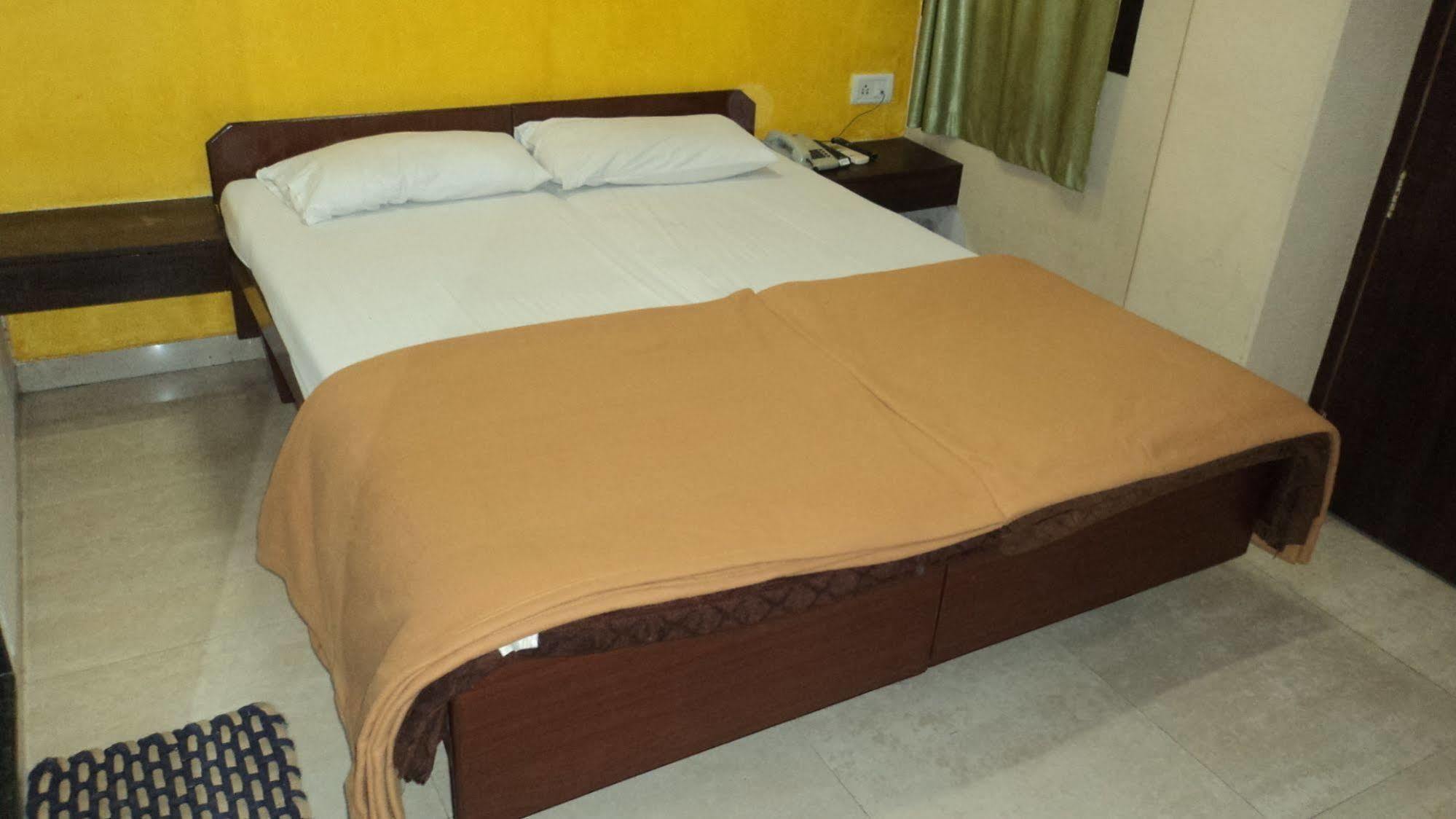 Benazeer Hotel Mumbai Luaran gambar
