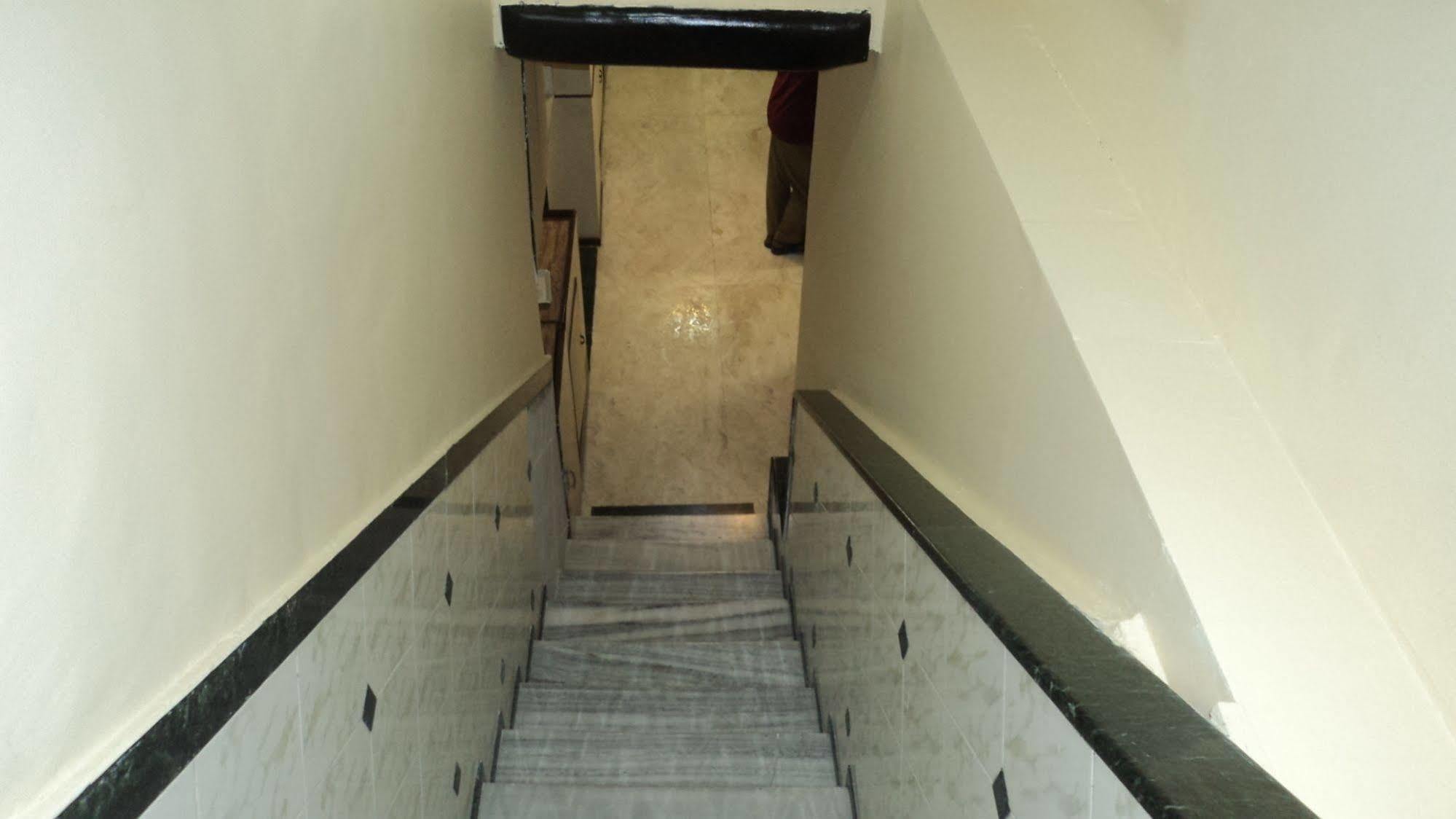 Benazeer Hotel Mumbai Luaran gambar
